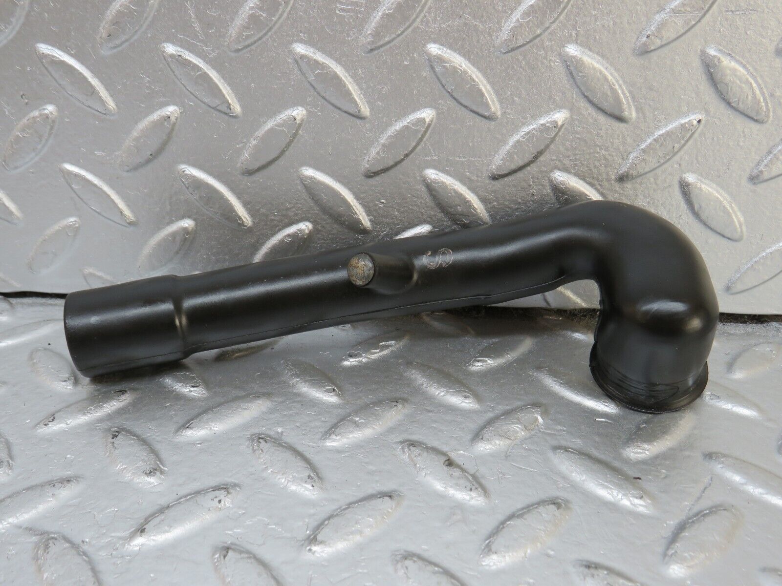 34453 Mercedes-Benz C126 380SEC Coupe Crankcase Breather Hose 1160940791