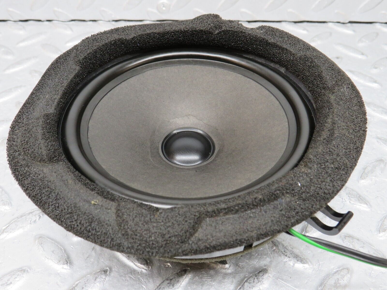 37865 Mercedes-Benz A124 320E Cabriolet Rear Left Door Speaker 1248203102