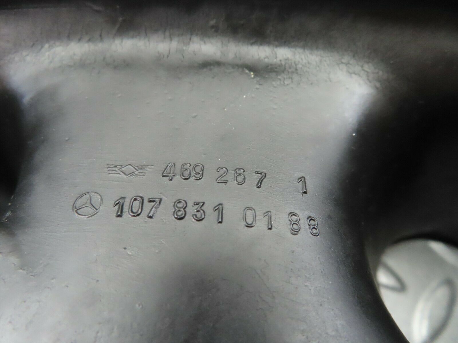 6933 Mercedes-Benz C107 350SLC Coupe Air Duct Hose Rubber 1078310188