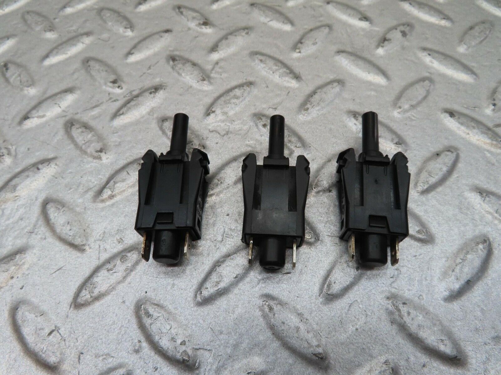 14729 Mercedes-Benz W201 190E Door Contact Switch 3pcs 0015458714