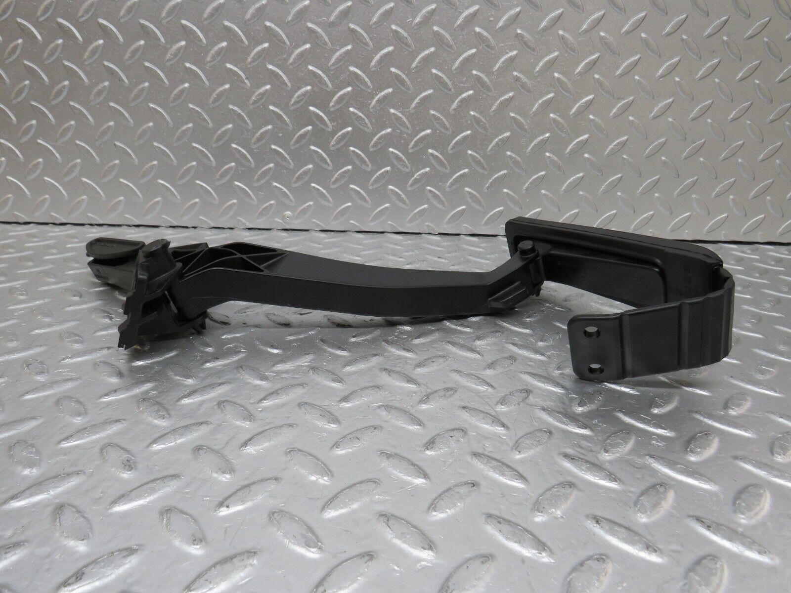 34811 Mercedes-Benz W210 320E Accelerator Pedal & Rubber 2103011820 2203010001