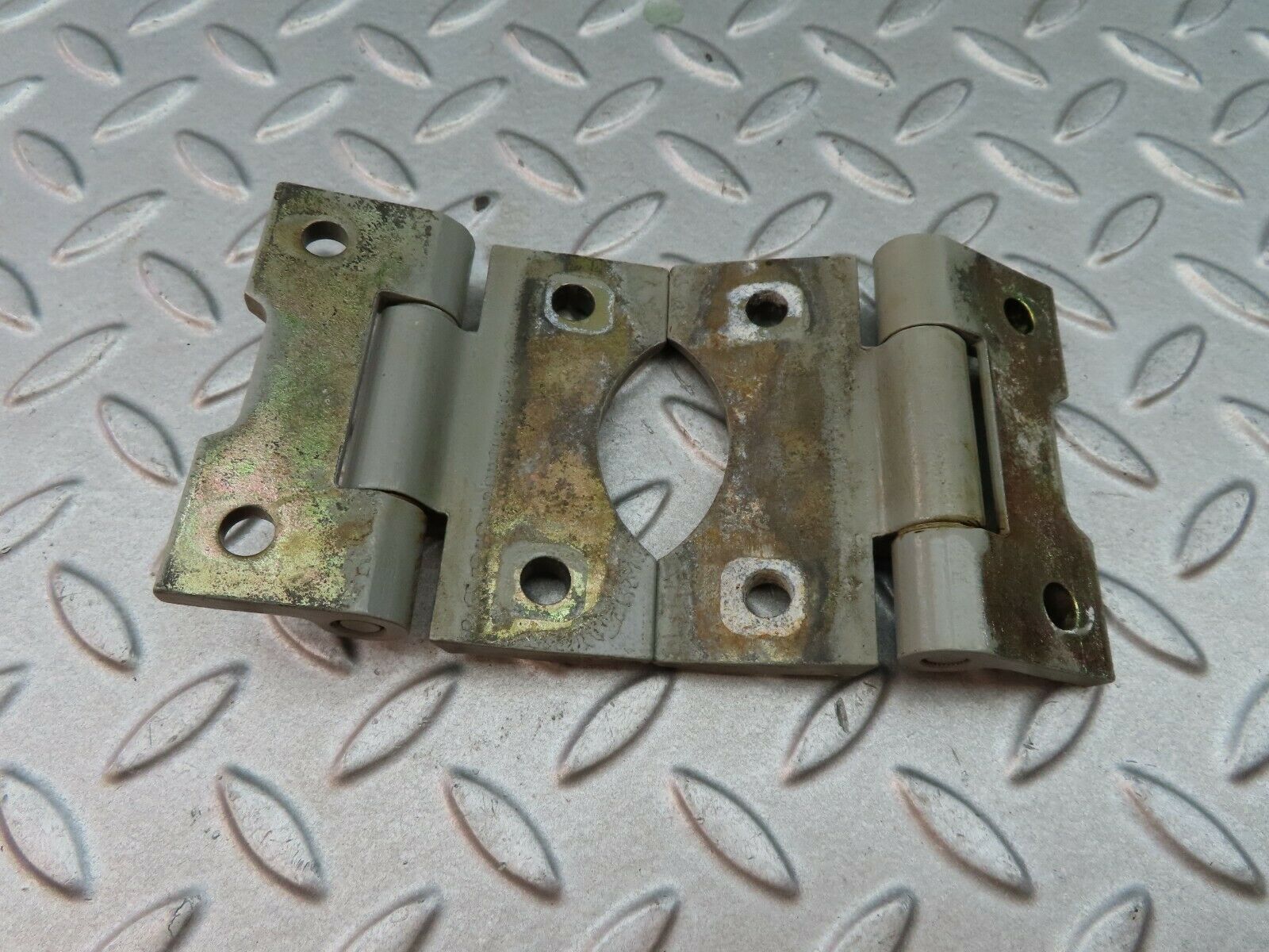 6246 Mercedes-Benz W126 380SE Door Hinge Front Left Pair 1237200037