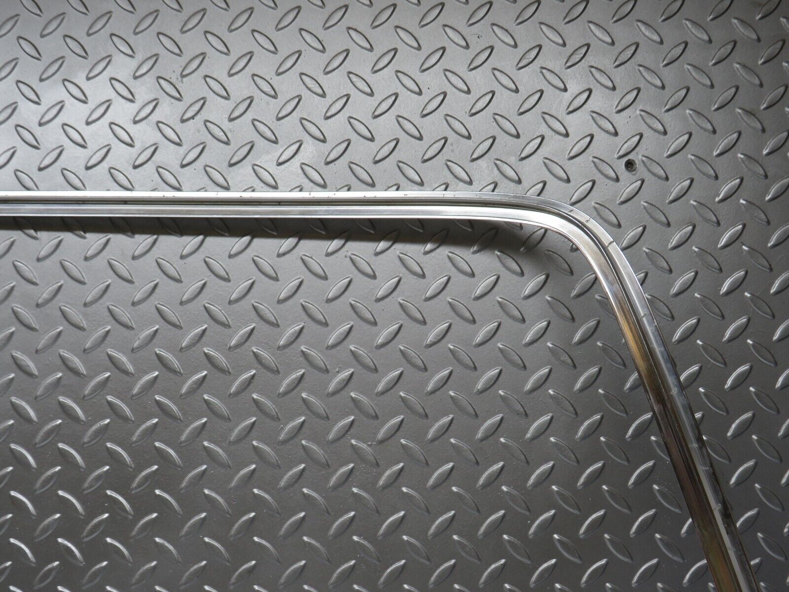 28182 Mercedes-Benz W123 280E Rear Windscreen Chrome Frame