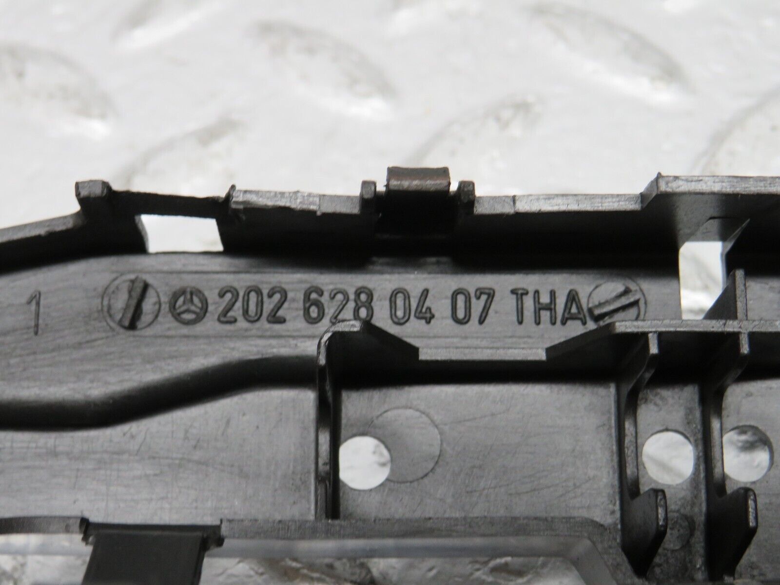 33298 Mercedes-Benz W202 C180 Front Panel Plastic Cover Trim 2026280407