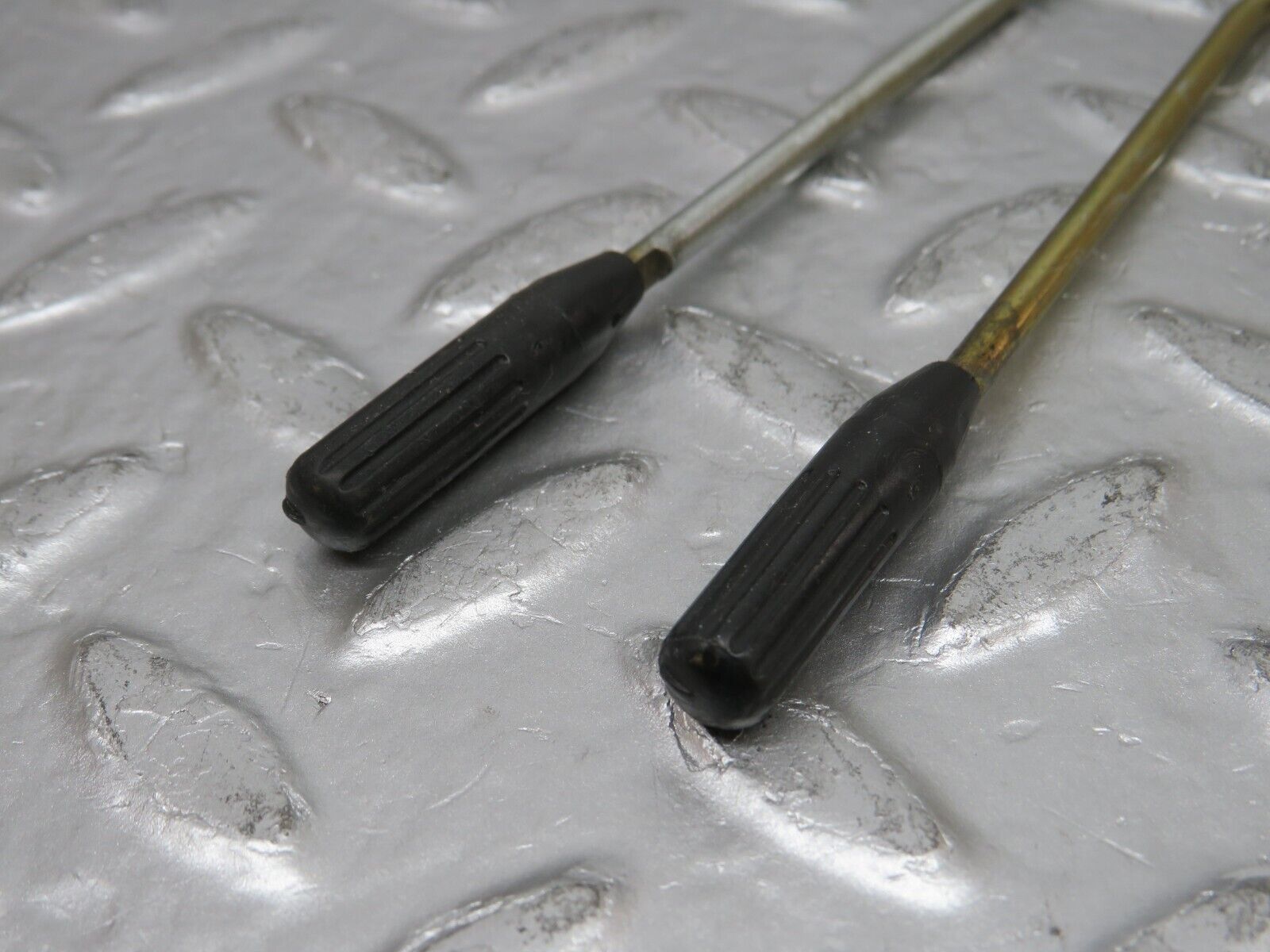 32490 Mercedes-Benz S124 300TE Wagon Front Door Lock Knob Pair