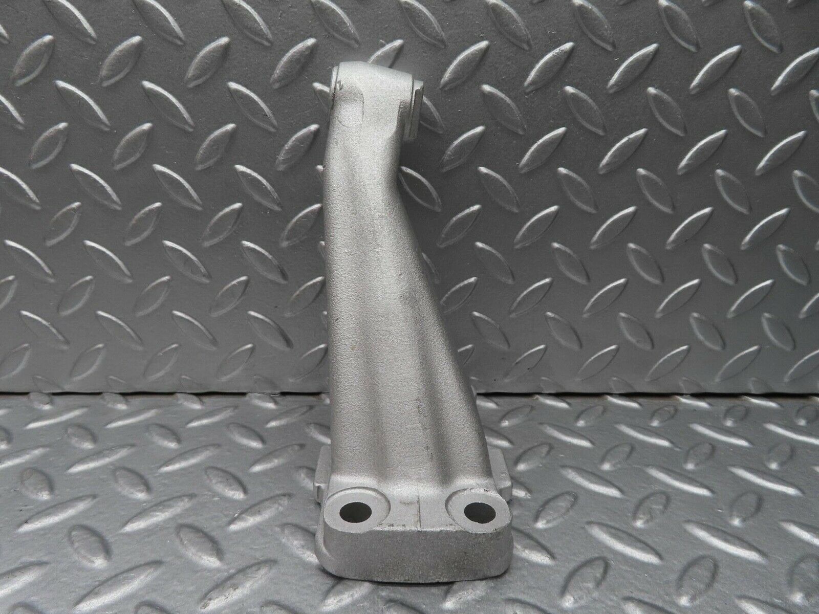 14071 Mercedes-Benz C107 280SLC Engine Mount Bracket 1802233804