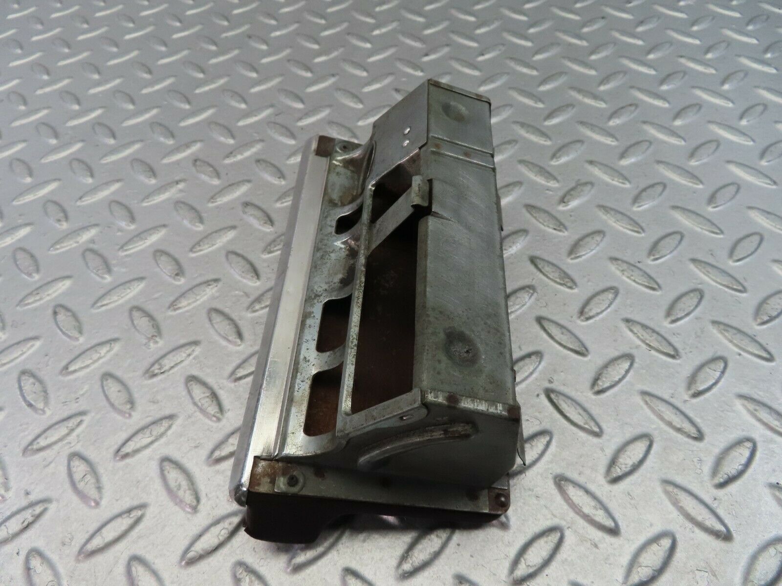 9210 Mercedes-Benz W114 Centre Console Ashtray Brown