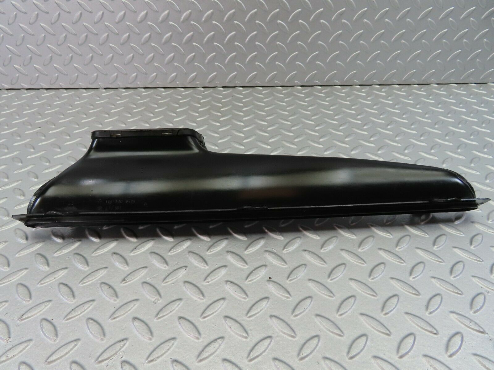 7456 Mercedes-Benz W116 450SE Dashboard Ventilation Duct Right 1168300419