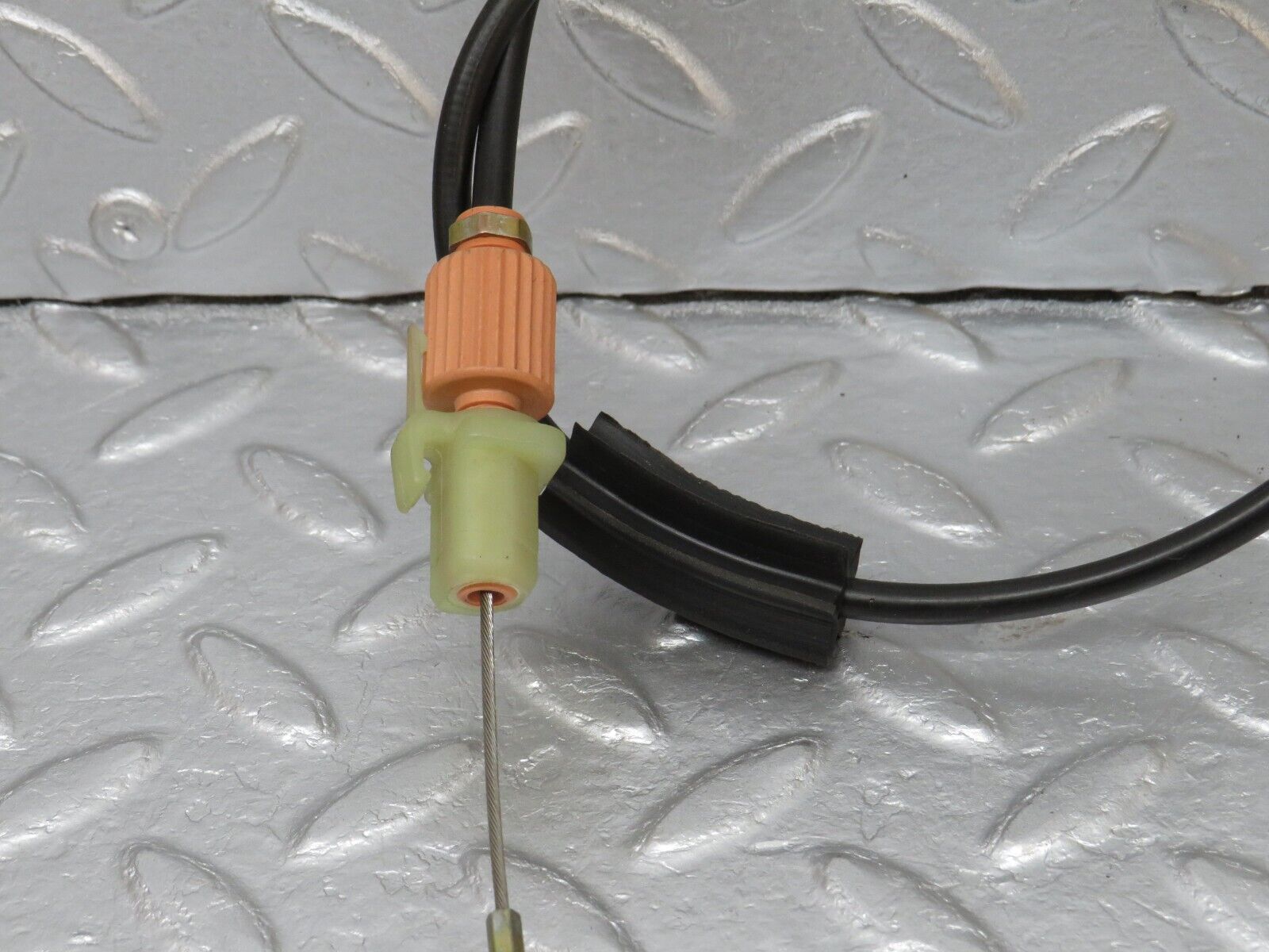 39754 Mercedes-Benz R129 320SL Coupe Door Lock Cable