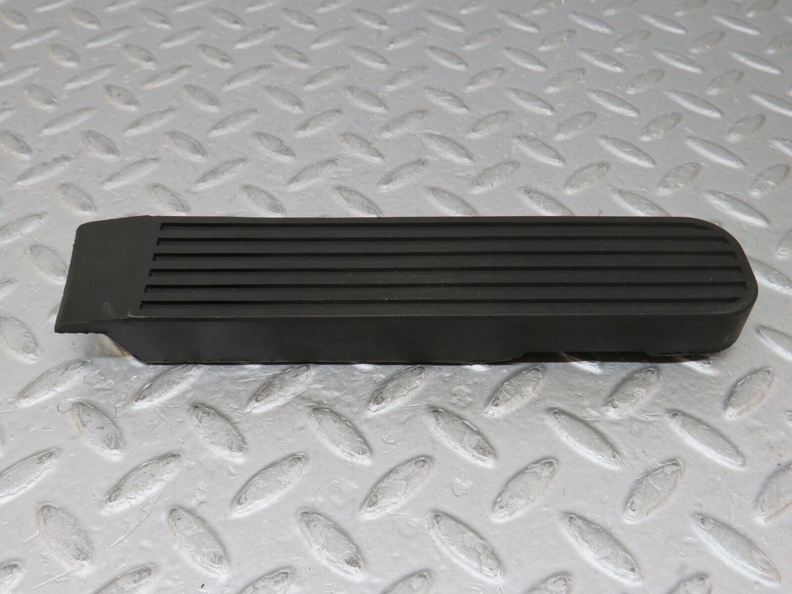 35846 Mercedes-Benz W108 Accelerator Pedal Rubber 1103000002