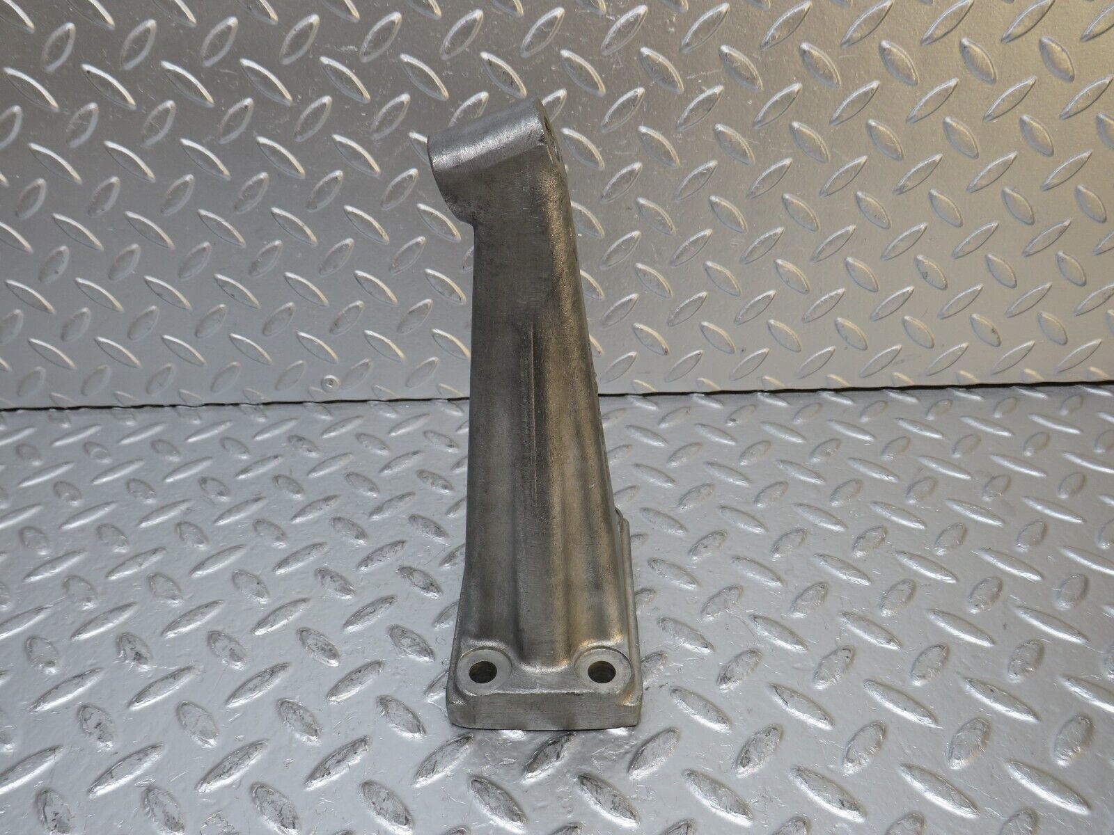 0314 Mercedes-Benz W110 Engine Mount Bracket 1212234604