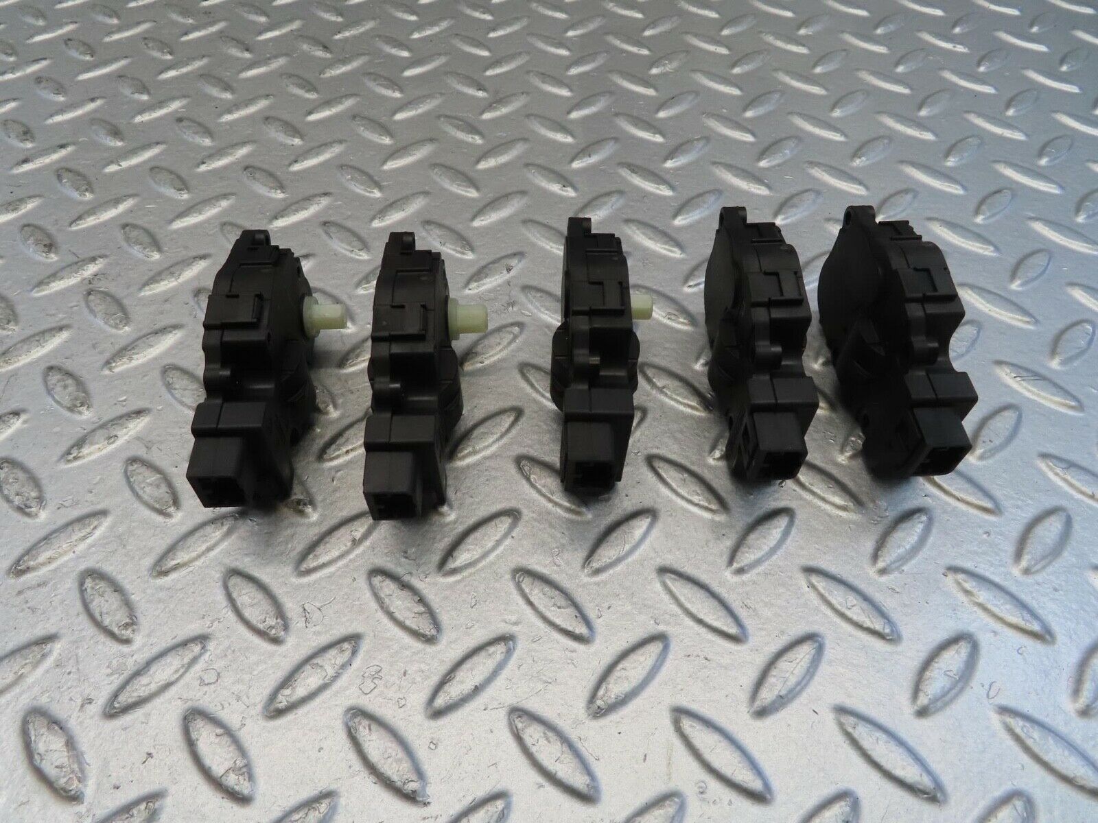 11293 Mercedes-Benz W221 S320 5x Heater Vent Control Actuator Motor 412650750