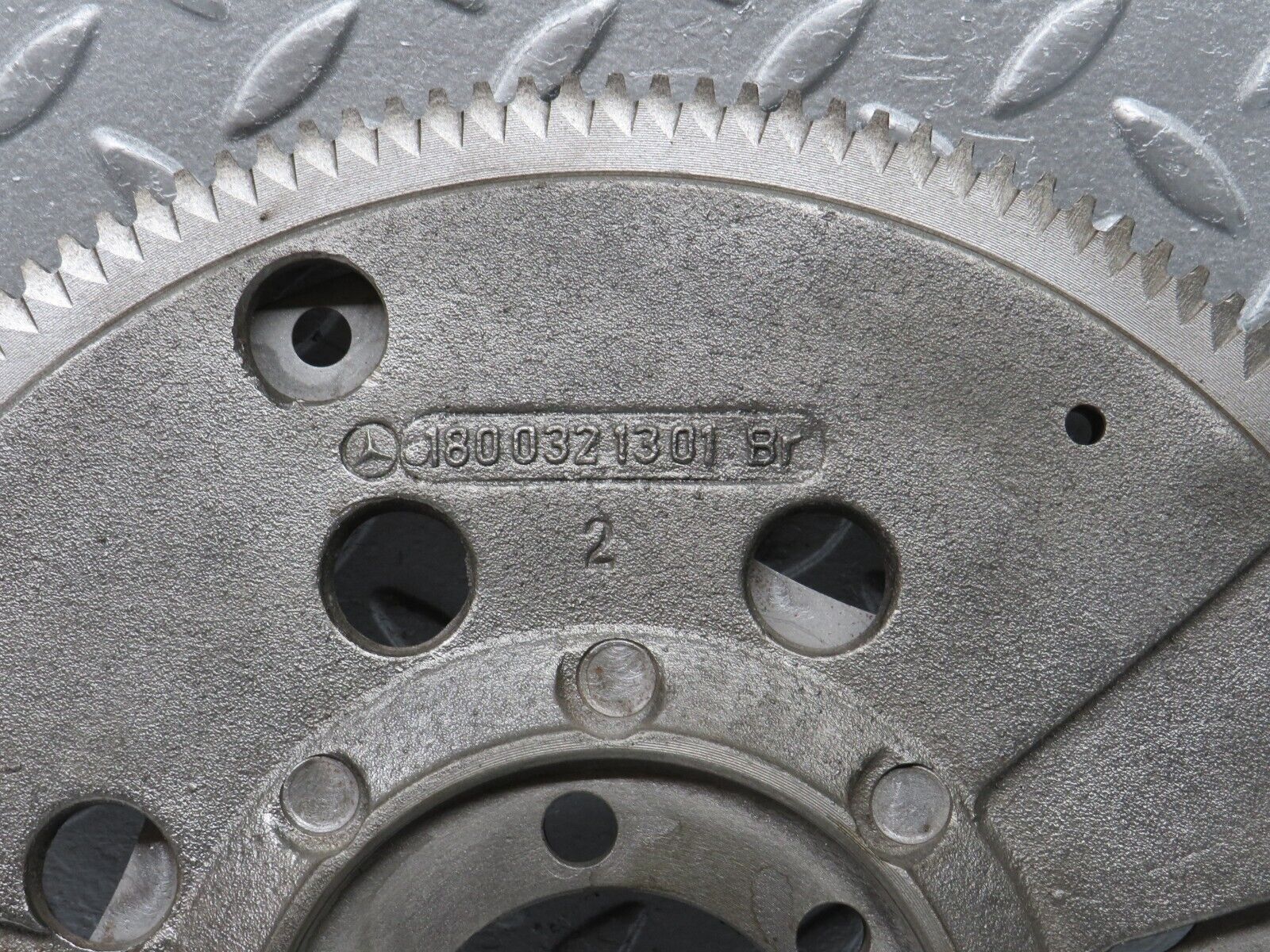 40424 Mercedes-Benz W110 230 Flywheel Starter Ring 1800321301