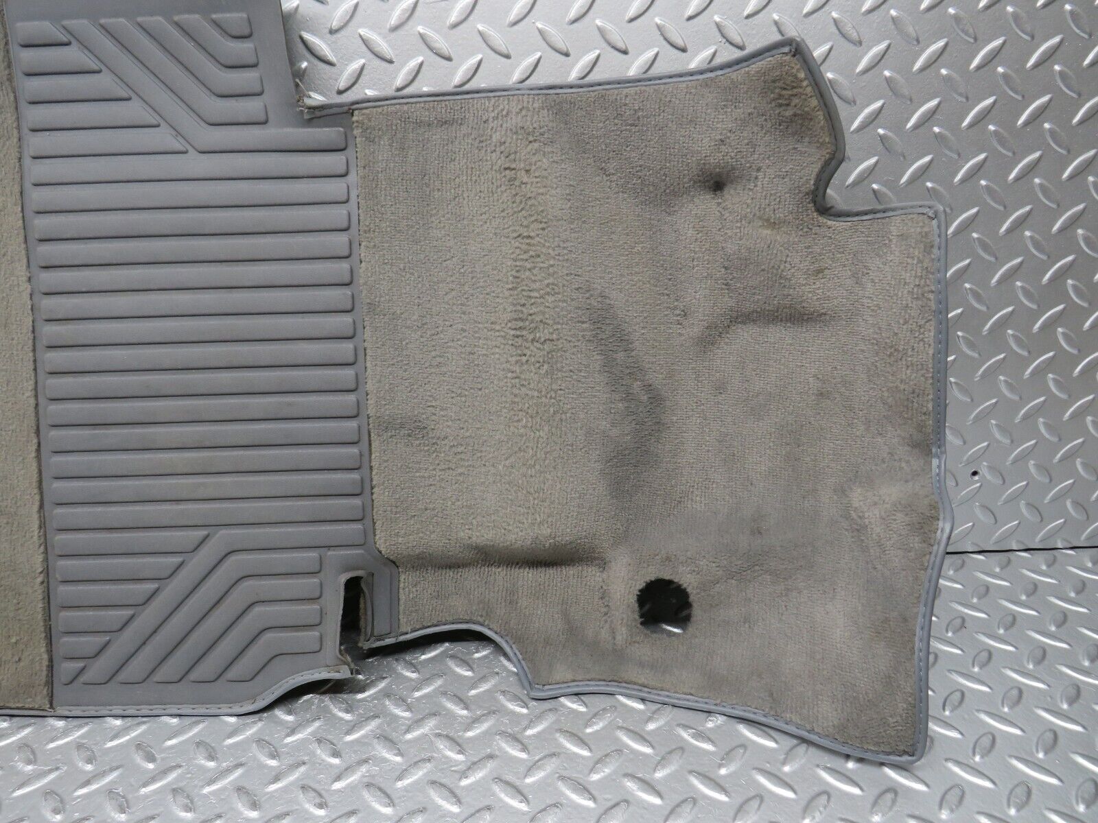 31411 Mercedes-Benz S124 220TE Wagon Front Right Floor Mat