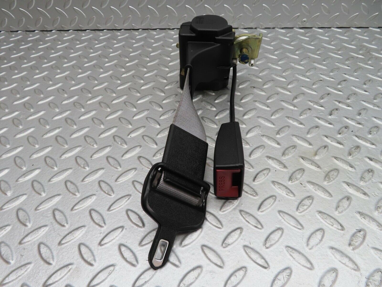 15162 Mercedes-Benz W140 S320 Rear Centre Seat Belt 1408600169