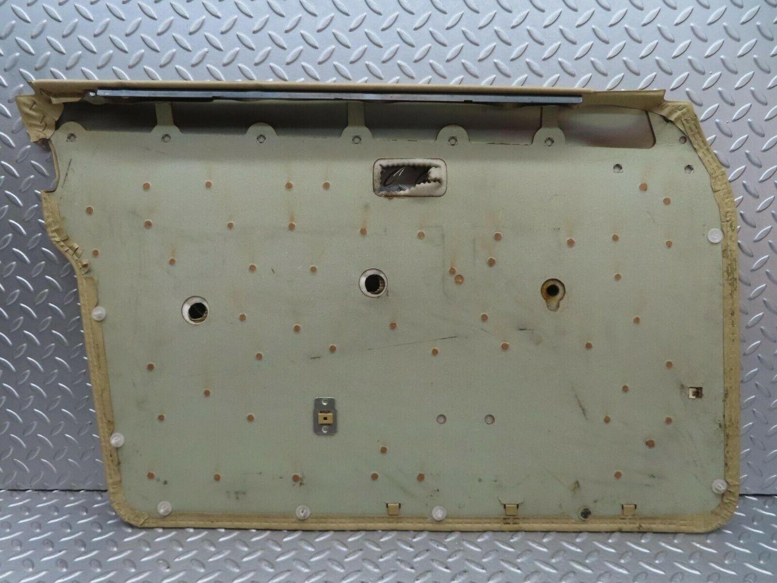 15467 Mercedes-Benz W123 230E Front Right Door Card Cream