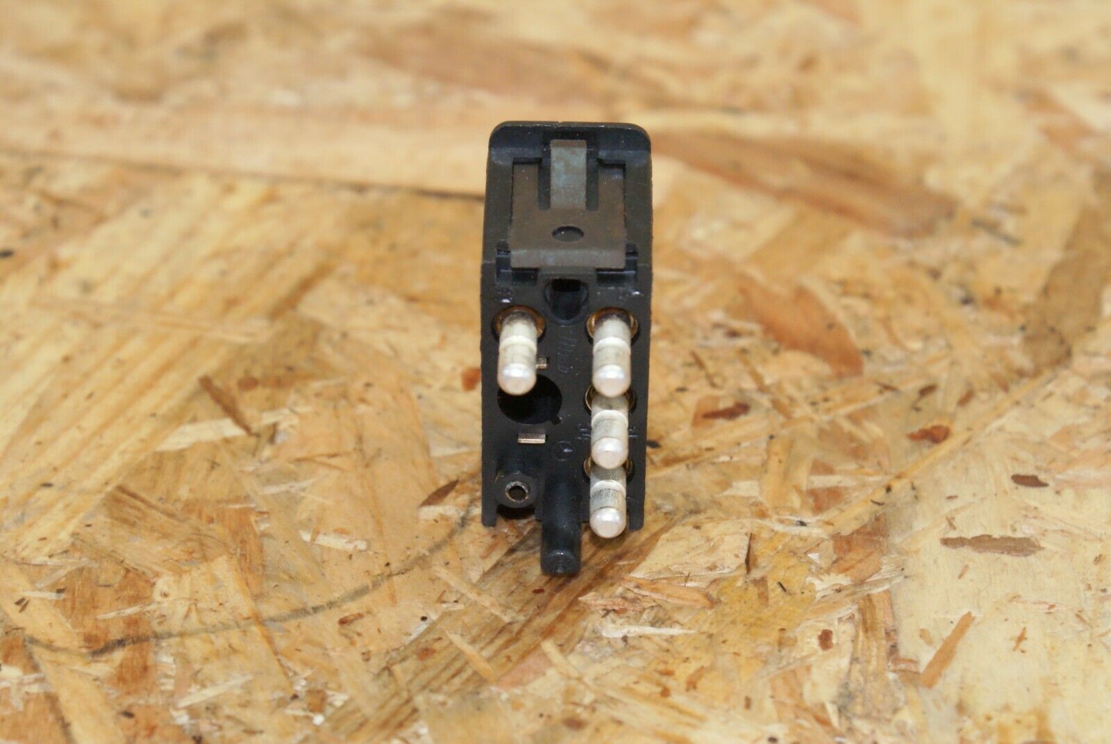 2392 Mercedes-Benz W123 280E Rear Window Defroster Switch 0008206110