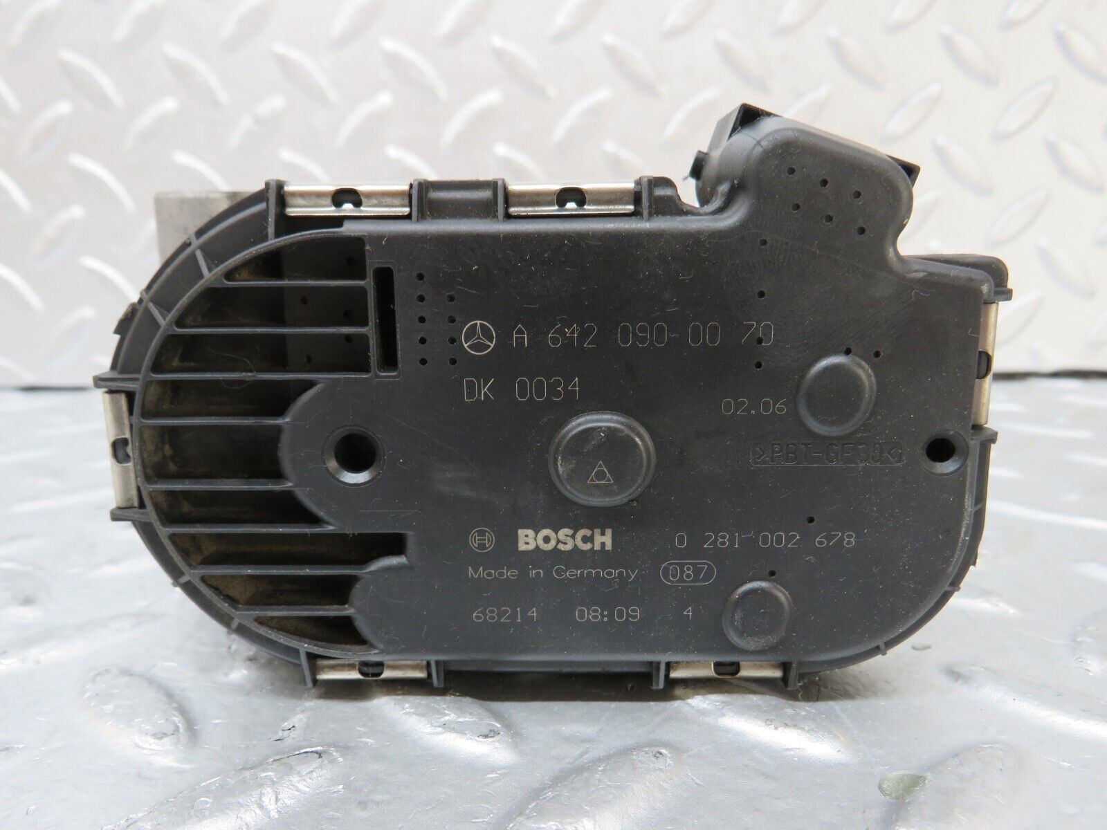 35191 Mercedes-Benz W221 Throttle Body Valve Bosch 6420900070 0281002678