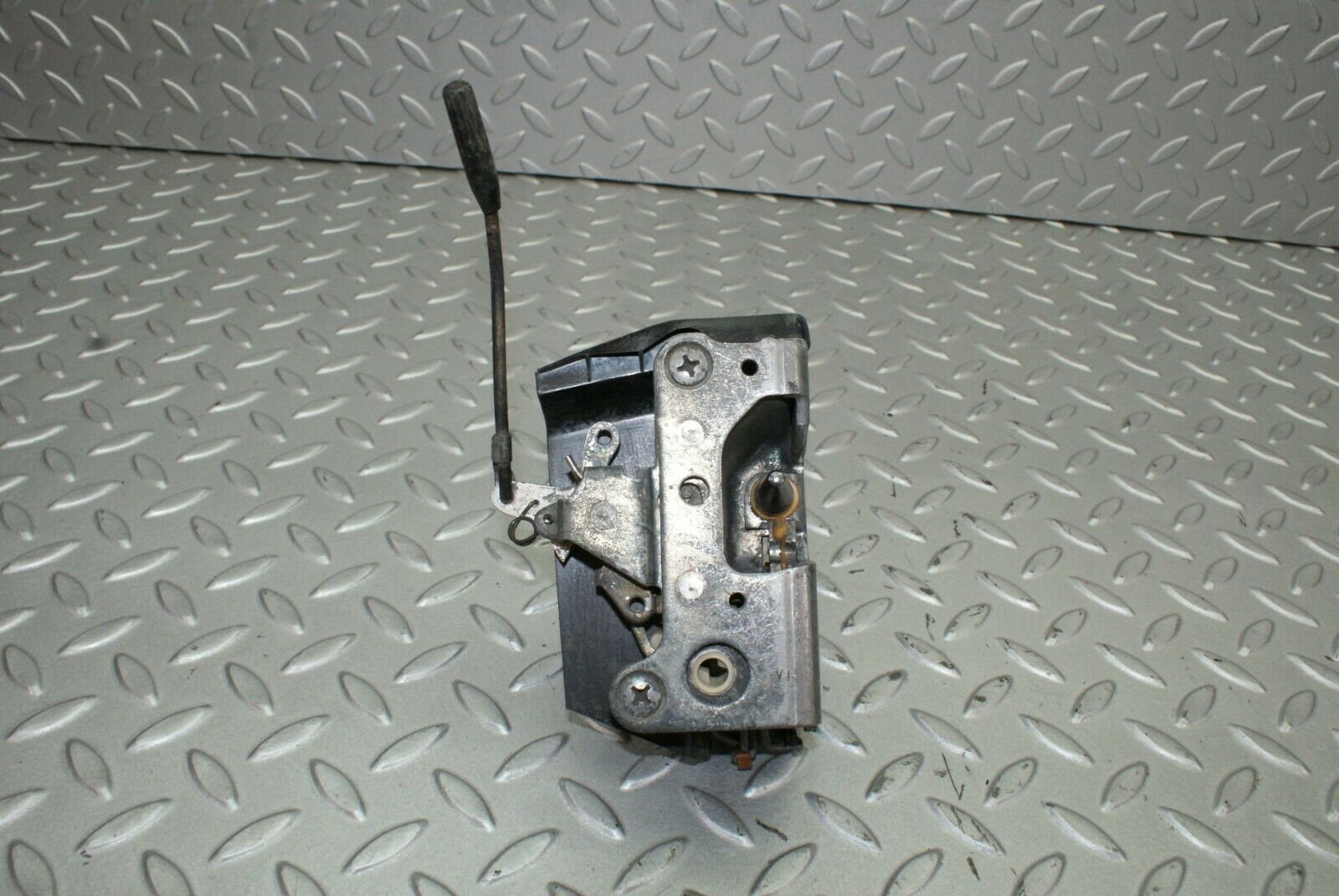 2596 Mercedes-Benz W116 350SE Door Lock Mechanism Right