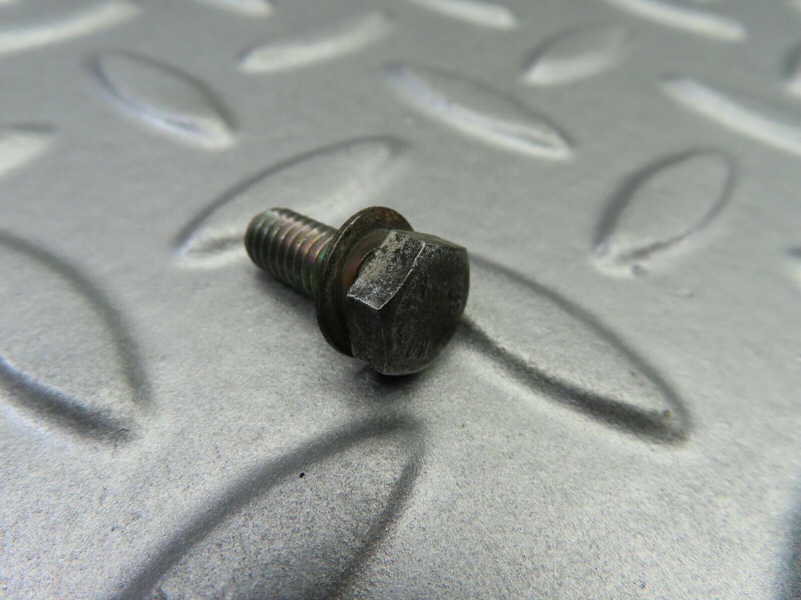 7097 Mercedes-Benz C107 350SLC Coupe Fuel Injector Bracket