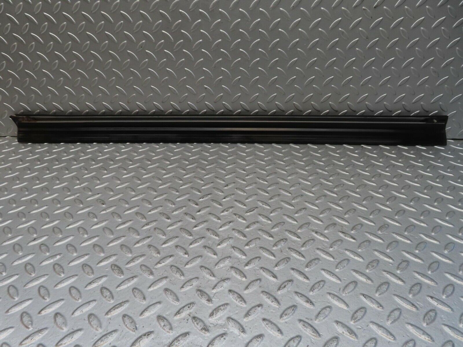 13463 Mercedes-Benz W123 200 Front Right Door Lower Trim