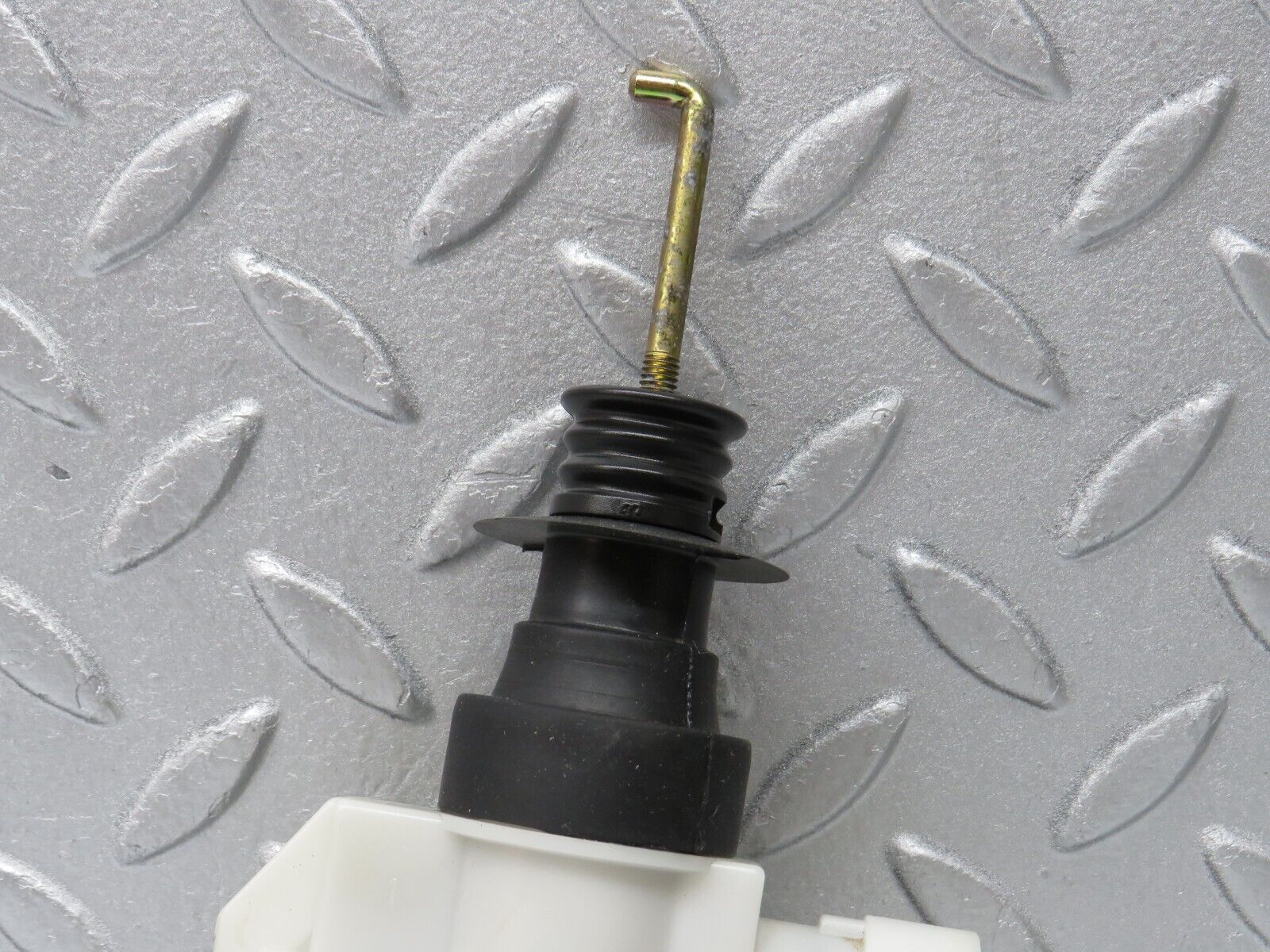 38350 Mercedes-Benz R129 280SL Coupe Door Lock Vacuum Actuator