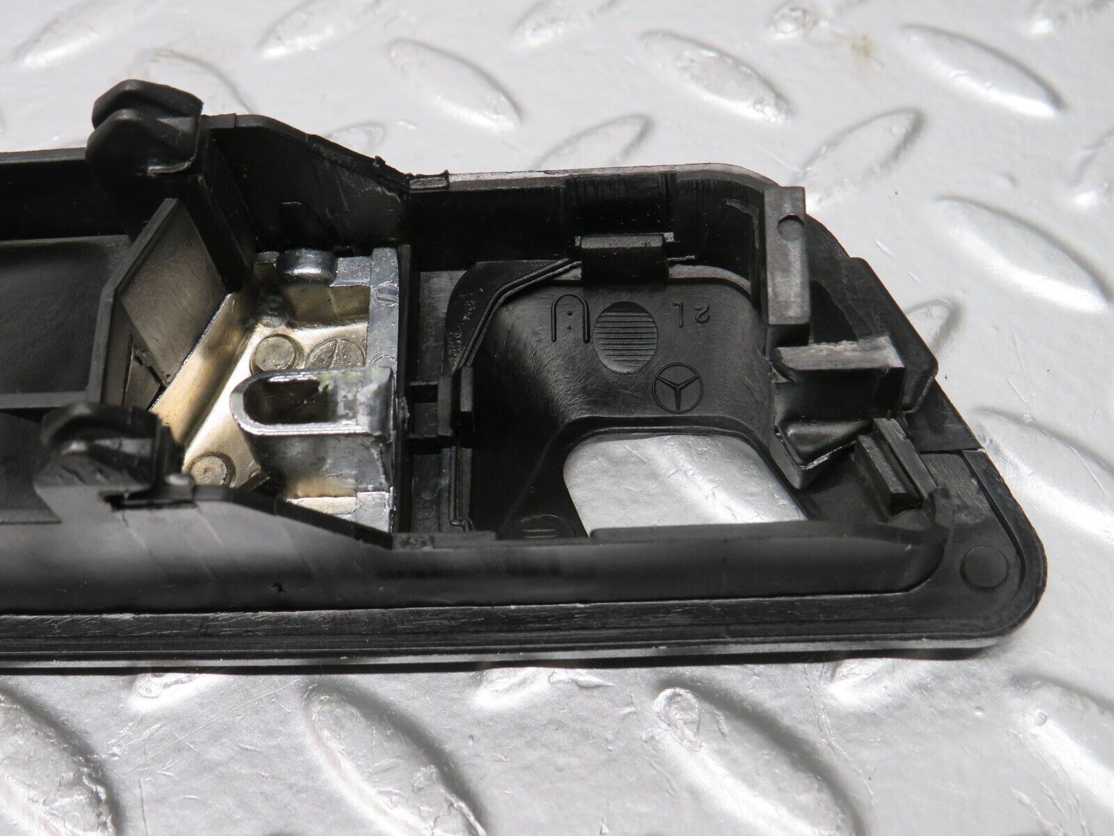 31634 Mercedes-Benz W201 190LE 1.8L Front Left Interior Door Handle 2017660164