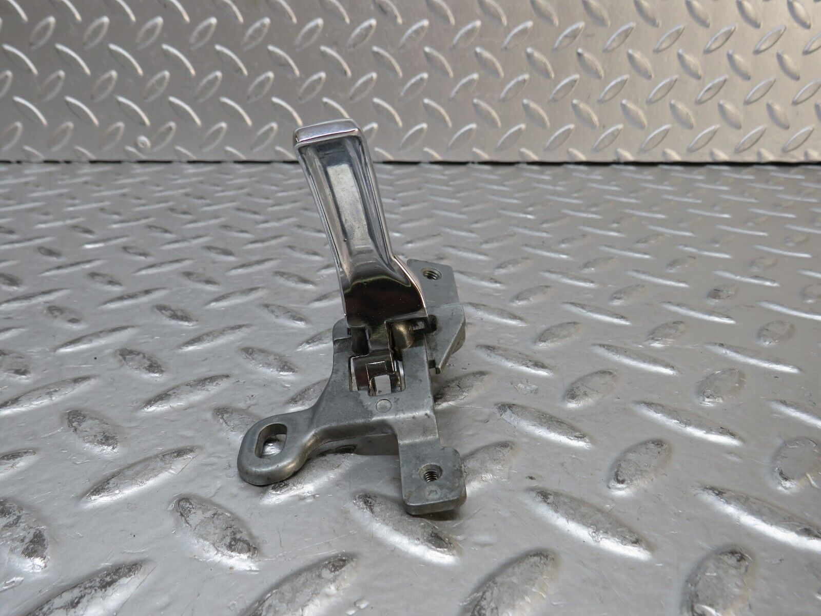 28807 Mercedes-Benz W123 230E Left Door Opener Door Handle 1237600161