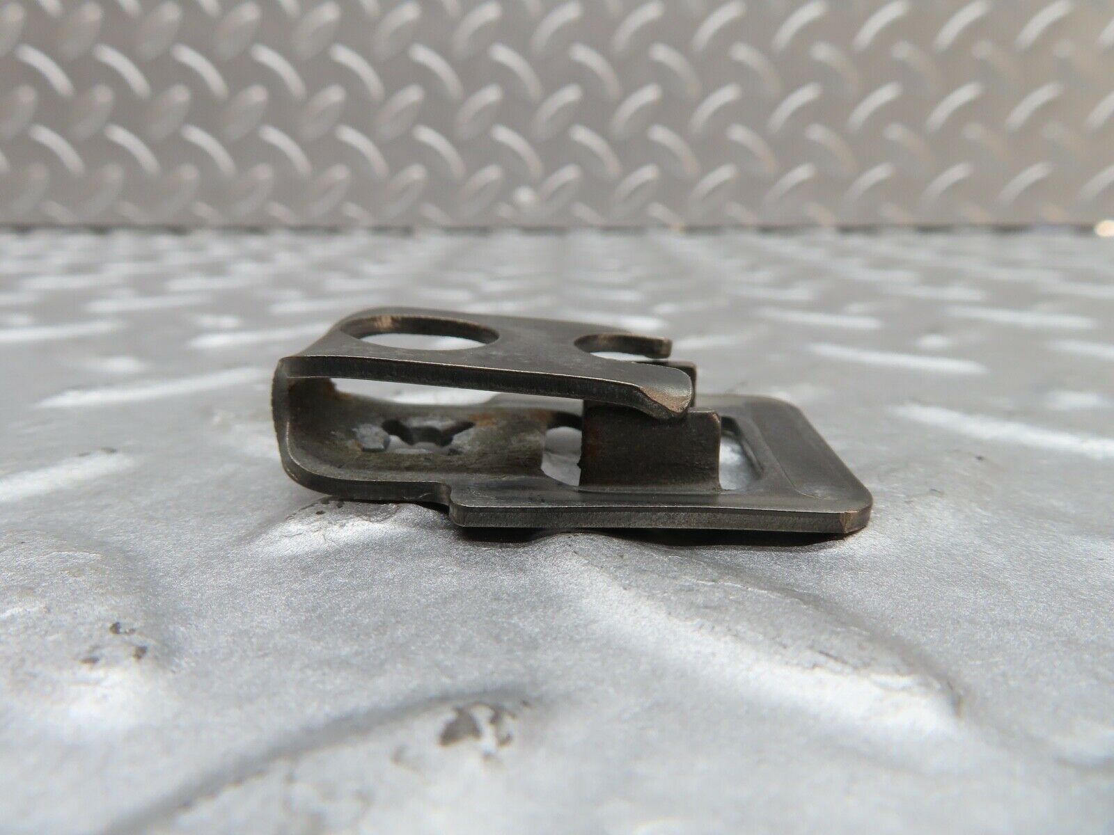 20054 Mercedes-Benz R129 300SL Coupe Fuel Injector Bracket