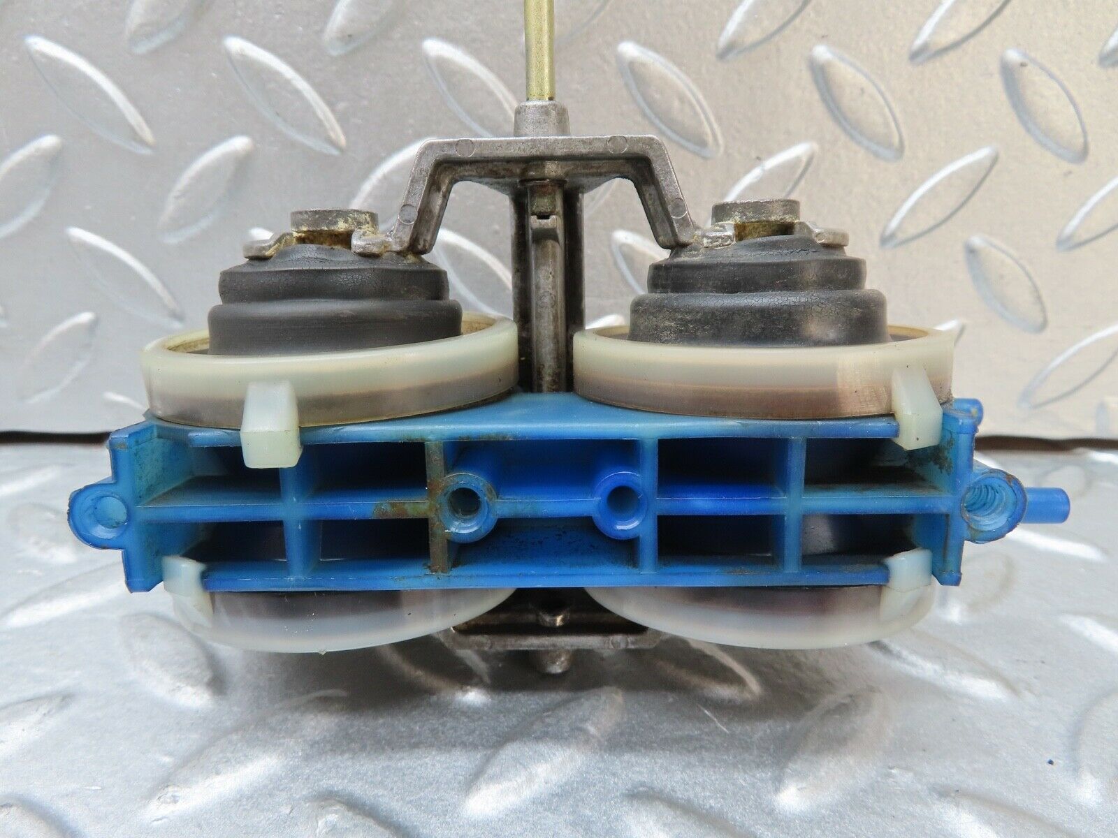 17560 Mercedes-Benz W116 450SEL Rear Right Door Lock Vacuum Actuator