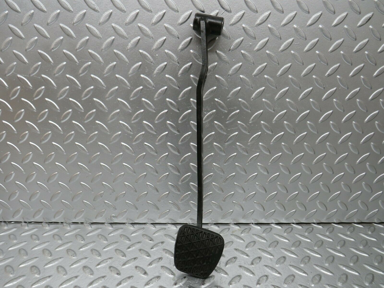 23503 Mercedes-Benz W114 280E Brake Pedal With Rubber 1102910182