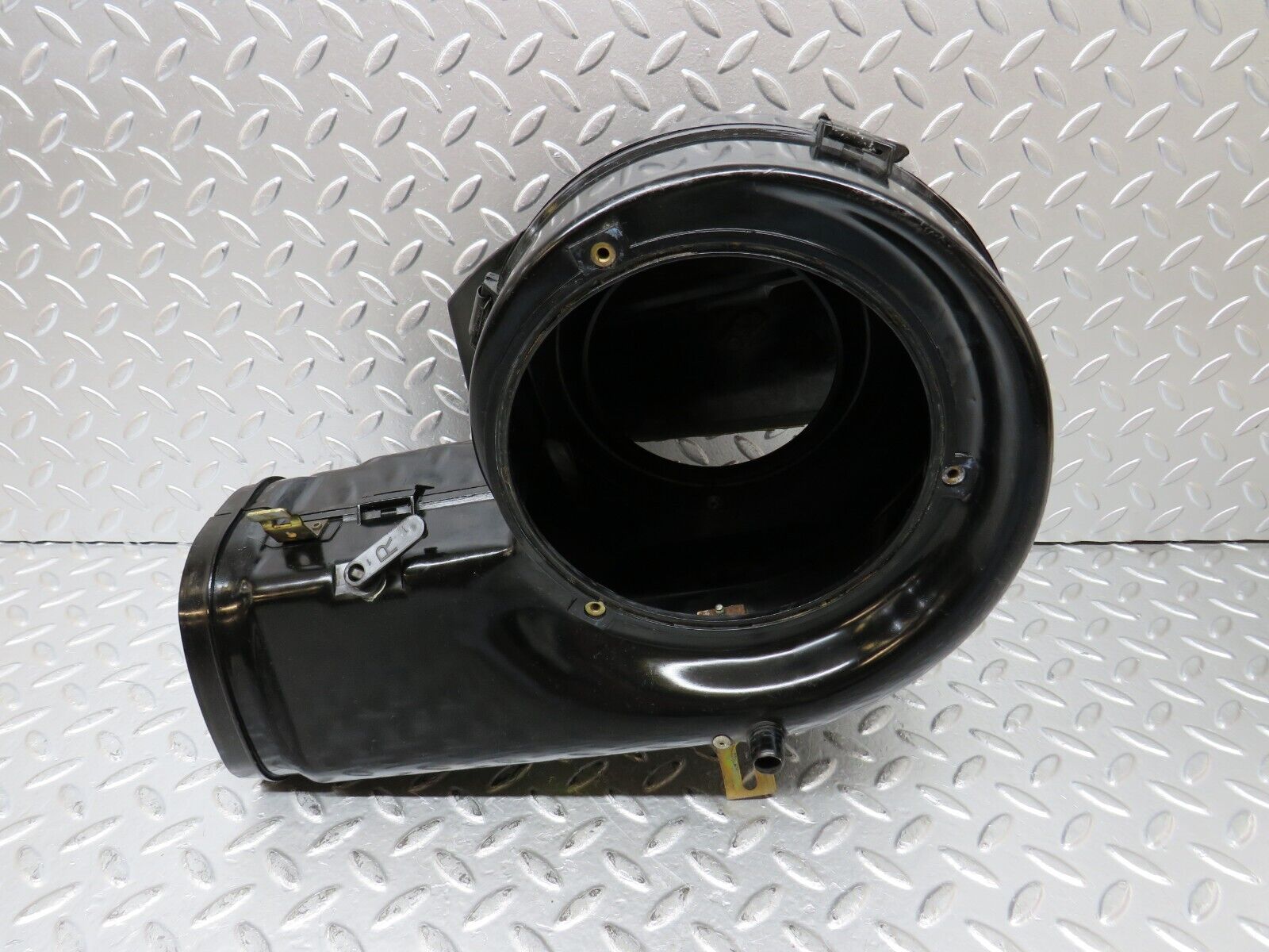 26224 Mercedes-Benz W116 450SEL Heater Blower Motor Housing