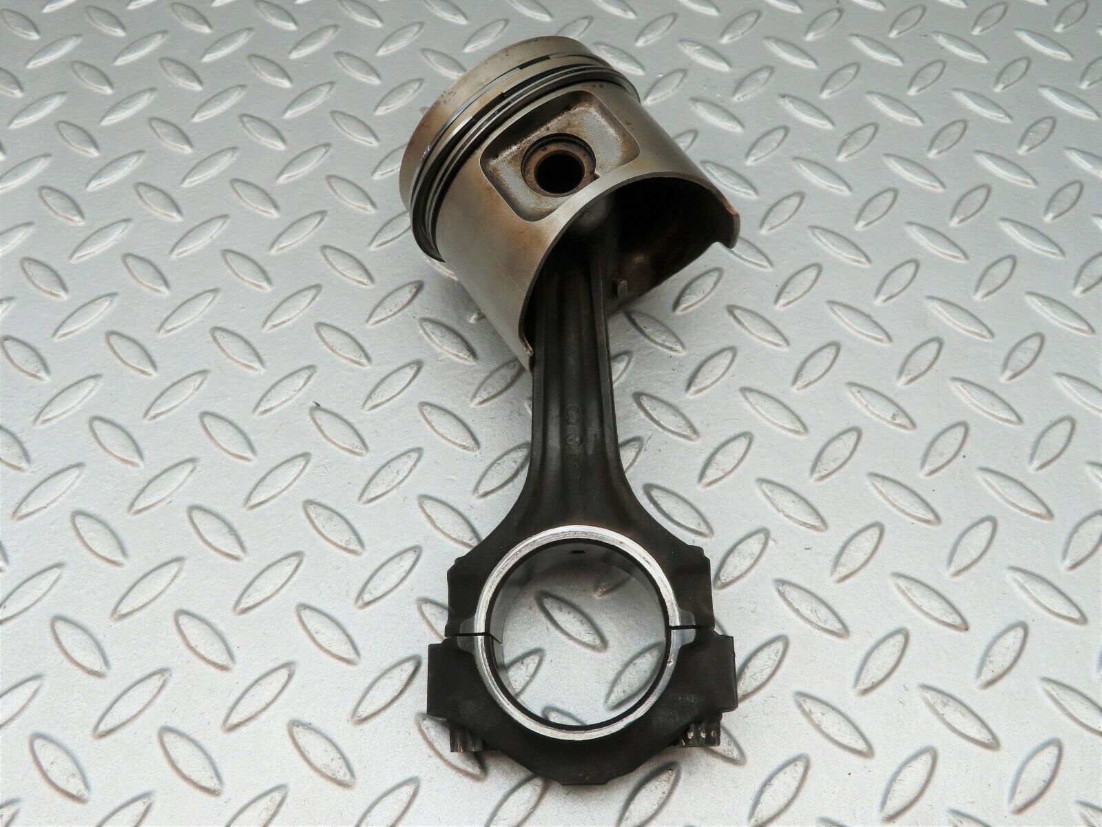 3948 Mercedes-Benz S123 200T Wagon Piston With Connecting Rod 88.975 mm