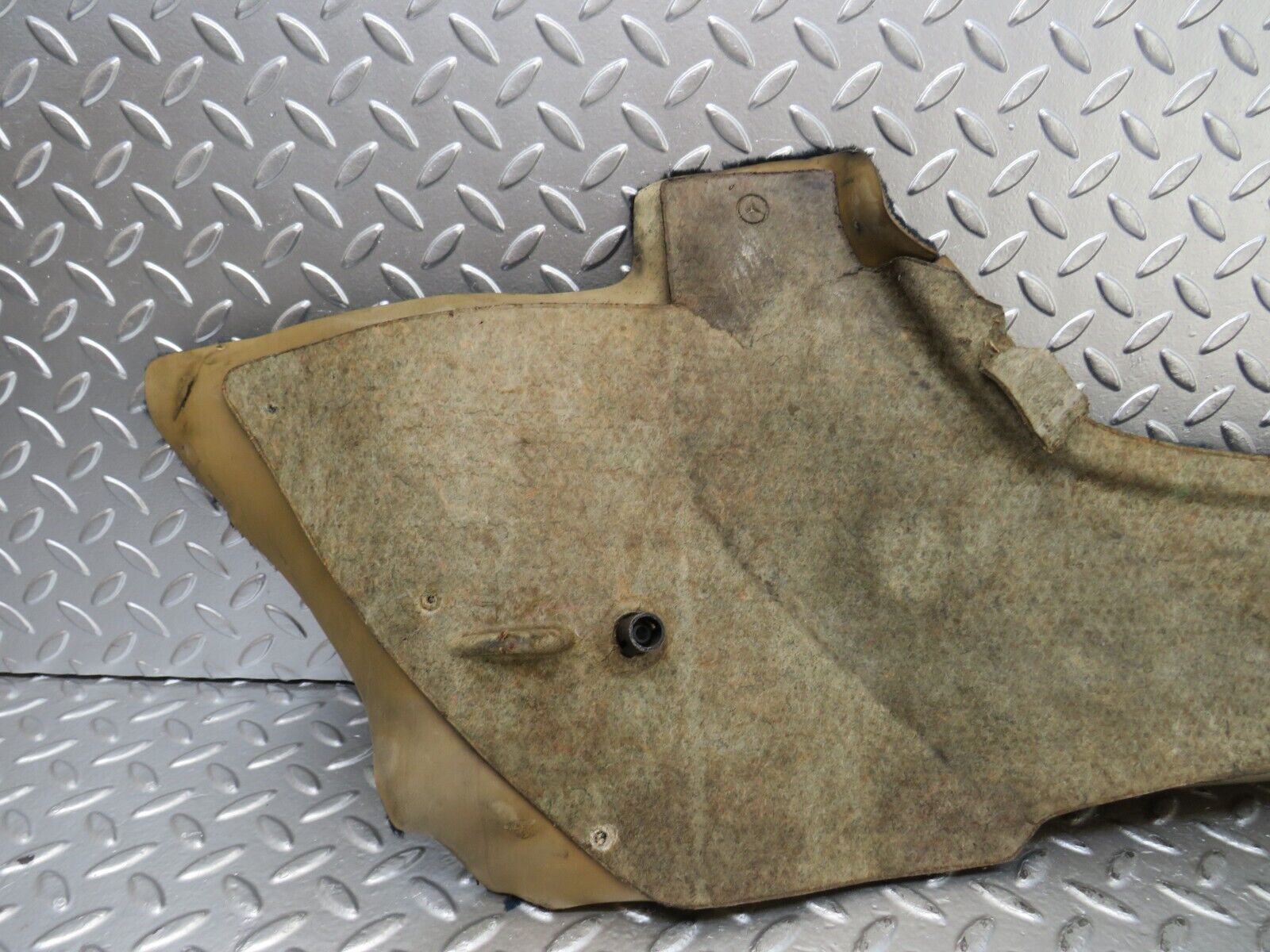 25261 Mercedes-Benz W201 190D Centre Console Carpet Blue Right