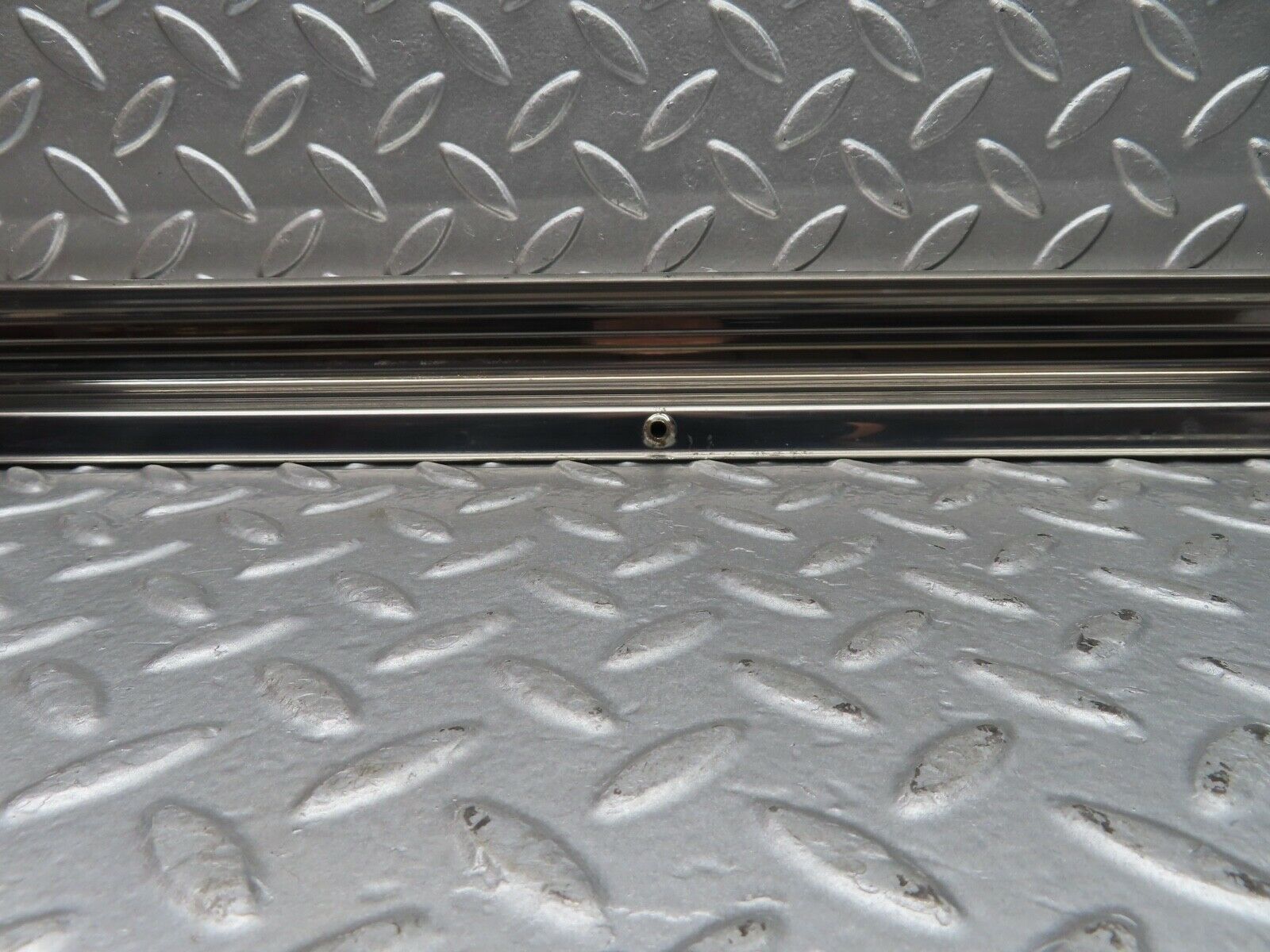 20390 Mercedes-Benz W114 280CE Coupe Right Door Sill Chrome