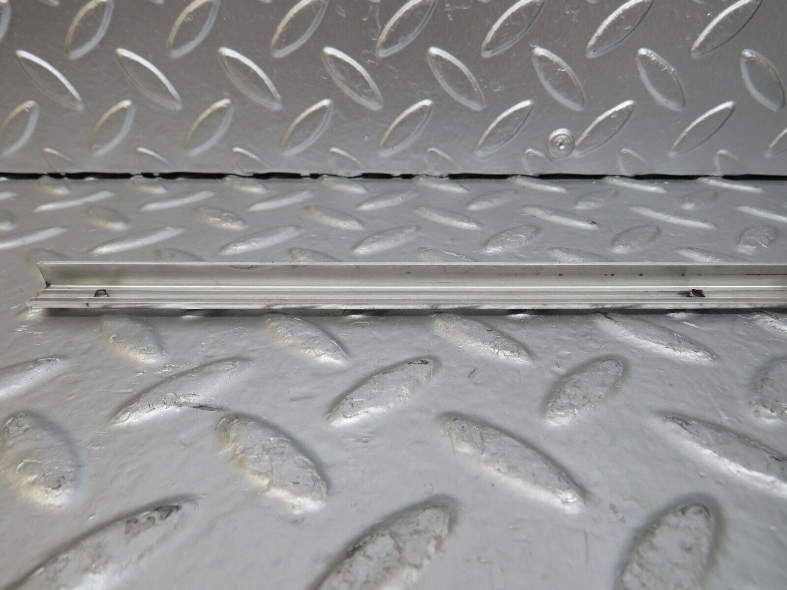 25804 Mercedes-Benz W124 280E Sunroof Chrome Trim