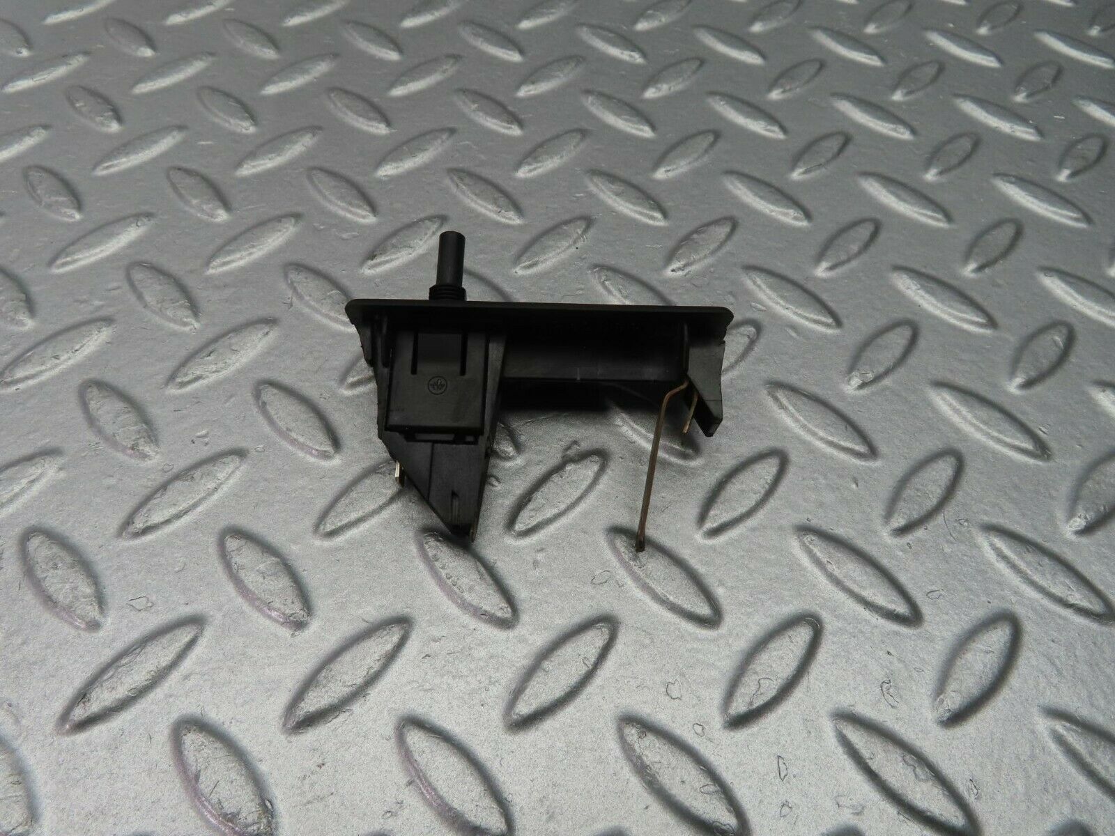 9910 Mercedes-Benz C123 230CE Coupe Trunk Lighting 1158202511