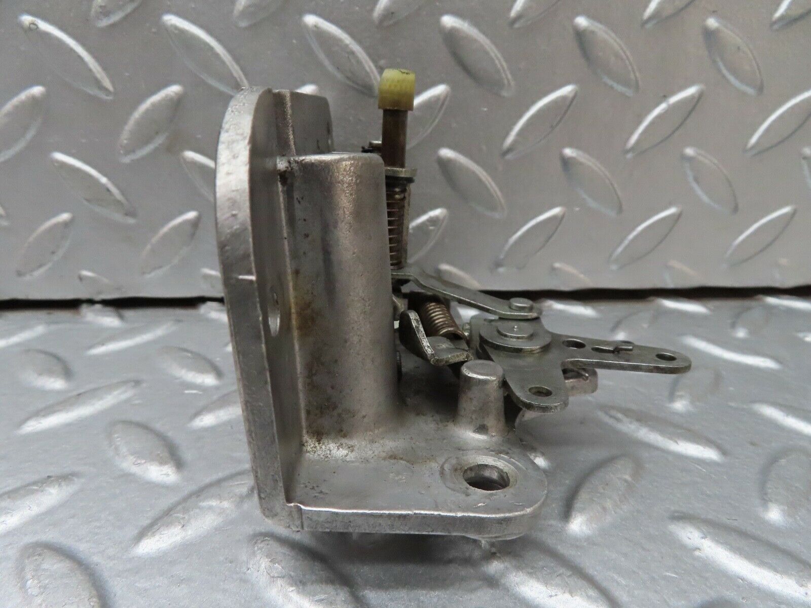 18586 Mercedes-Benz W120 W121 Ponton Rear Left Door Lock Mechanism