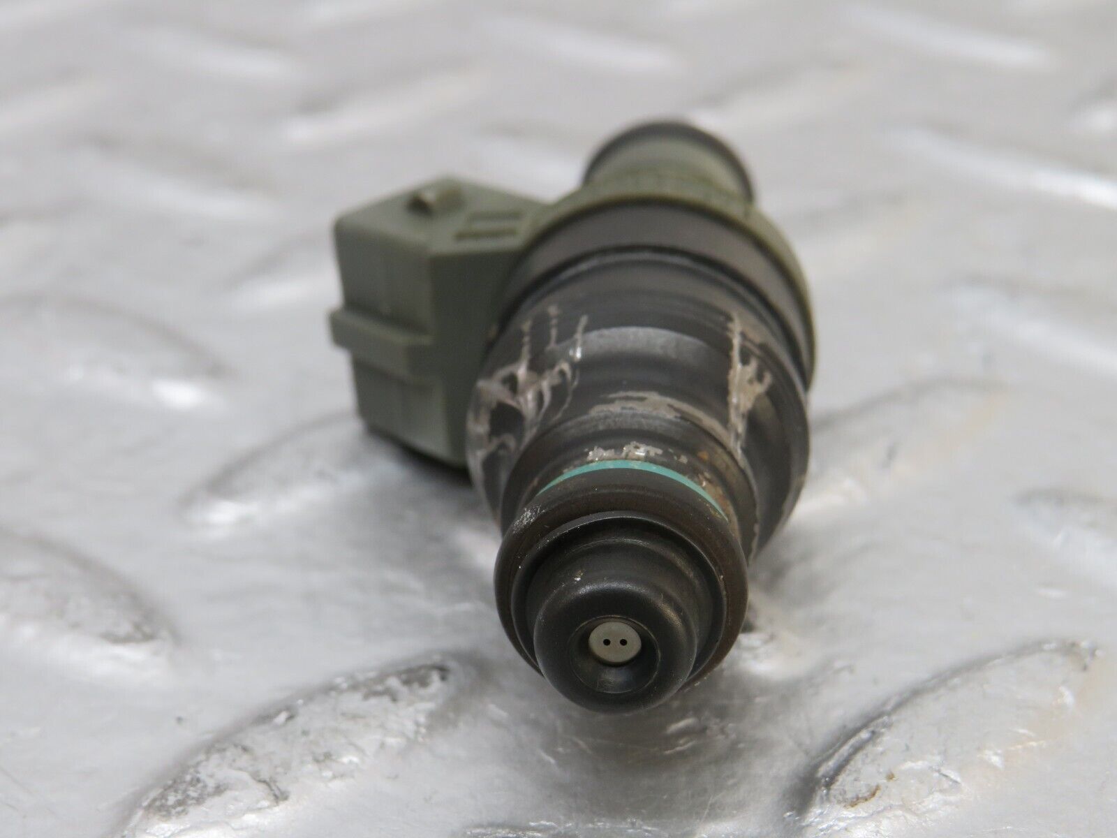 26716 Mercedes-Benz C124 220CE Coupe Fuel Injector Bosch 0000787323 0280155209