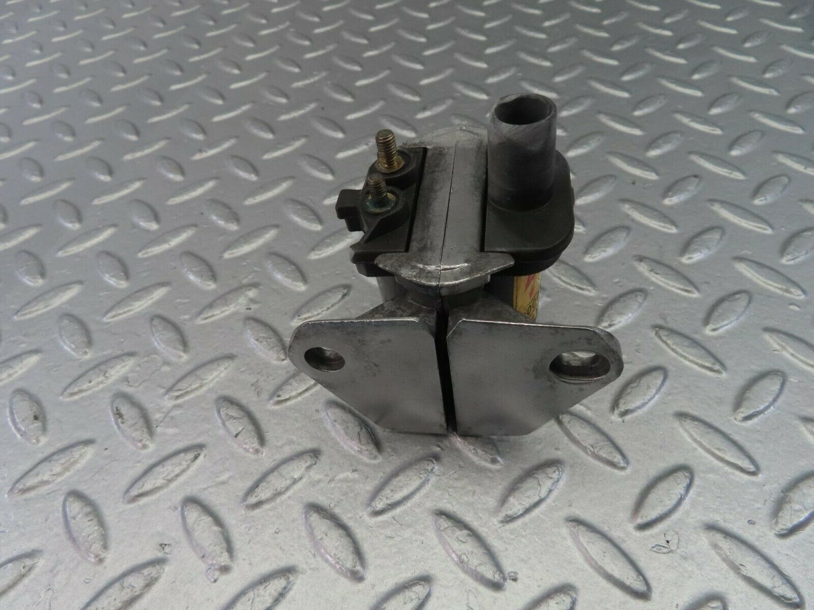 10519 Mercedes-Benz W201 190E Ignition Coil 0001585403