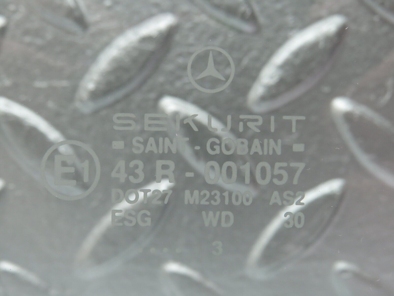 31448 Mercedes-Benz S124 220TE Wagon Rear Right Trunk Quarter Window Glass