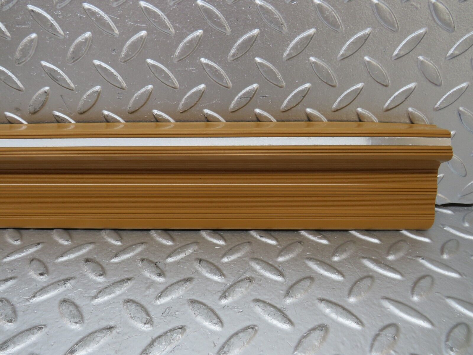 27104 Mercedes-Benz W123 280E Front Left Door Sill