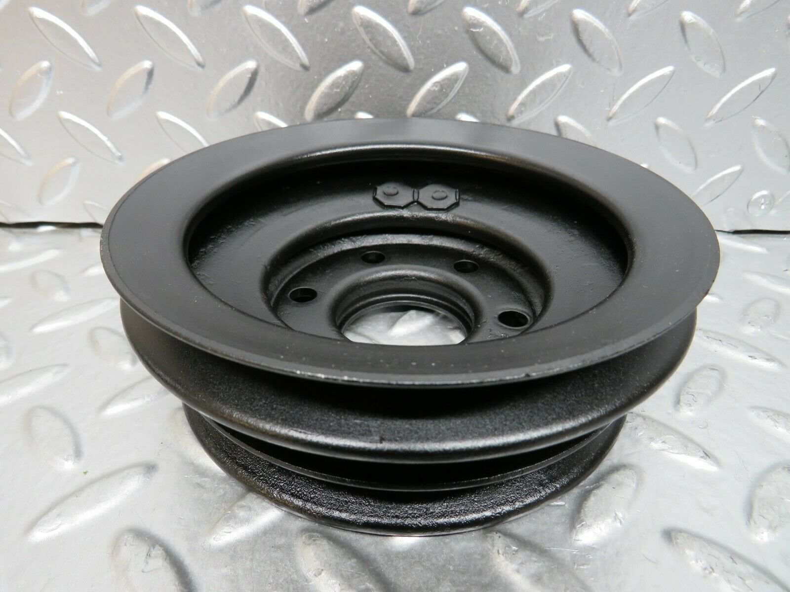 23516 Mercedes-Benz W114 280E Crankshaft Pulley