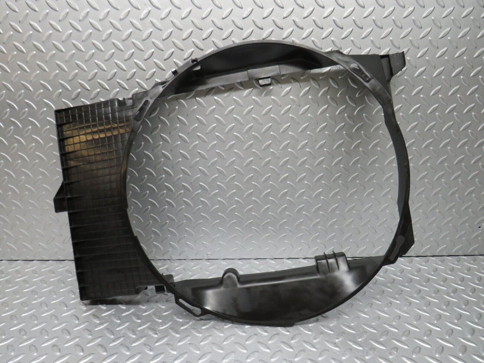 38232 Mercedes-Benz R129 280SL Coupe Radiator Fan Shroud Fan Cover 1295050055