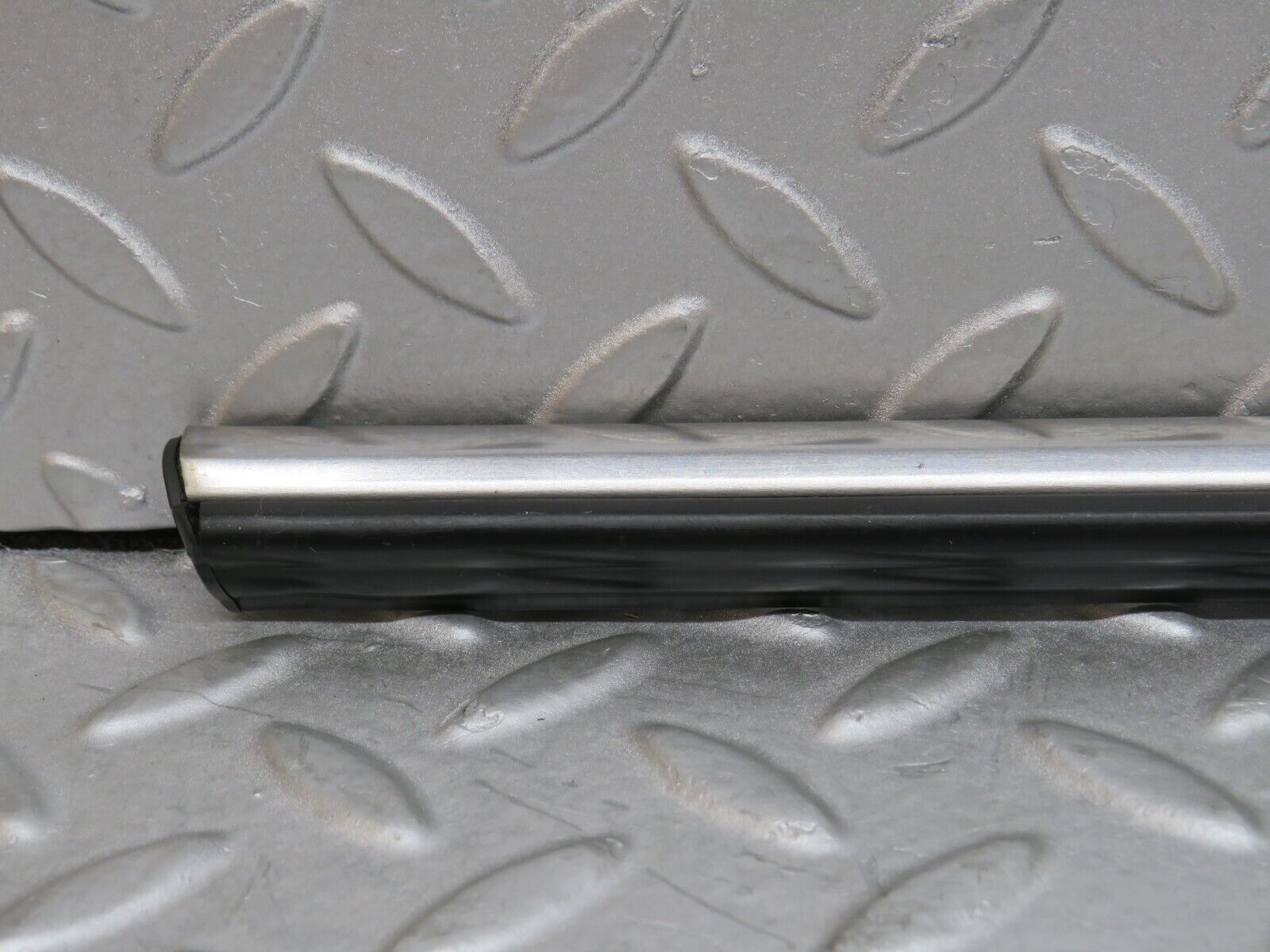 37310 Mercedes-Benz W109 300SEL Rear Right Door Centre Moulding Trim