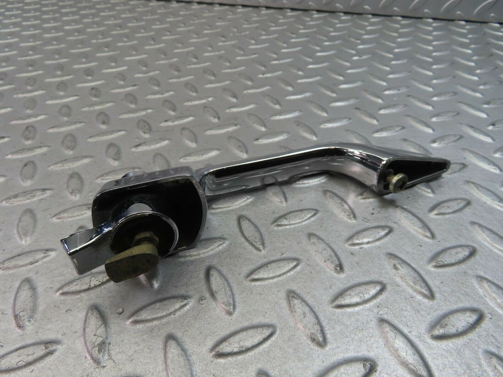 8792 Mercedes-Benz W115 Chrome Door Handle Rear Right 1157660401