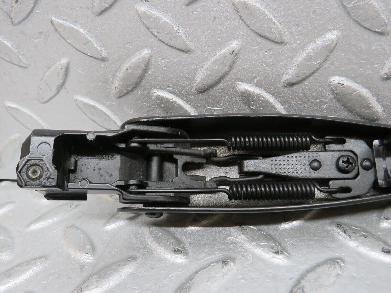 37866 Mercedes-Benz A124 320E Cabriolet Wiper Arm Bosch