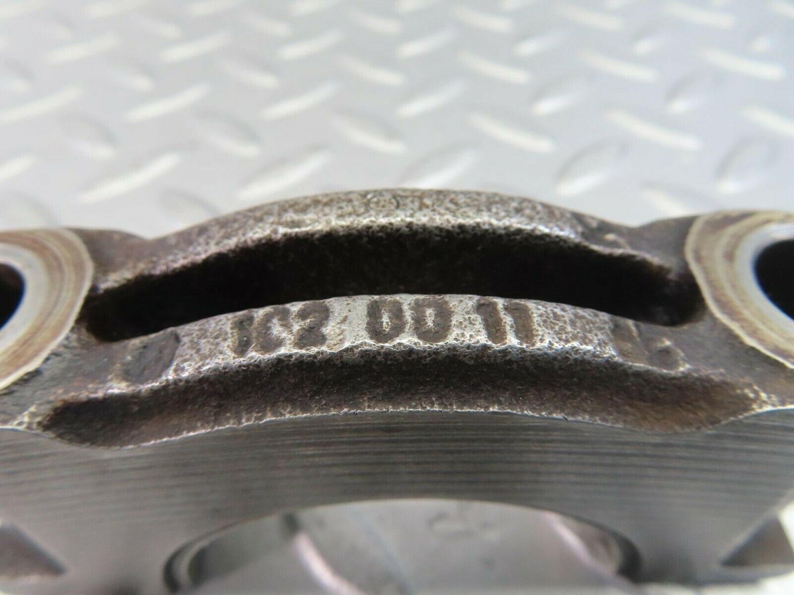 10128 Mercedes-Benz C123 230CE Coupe Crankshaft Bearing Holder Block 1020011