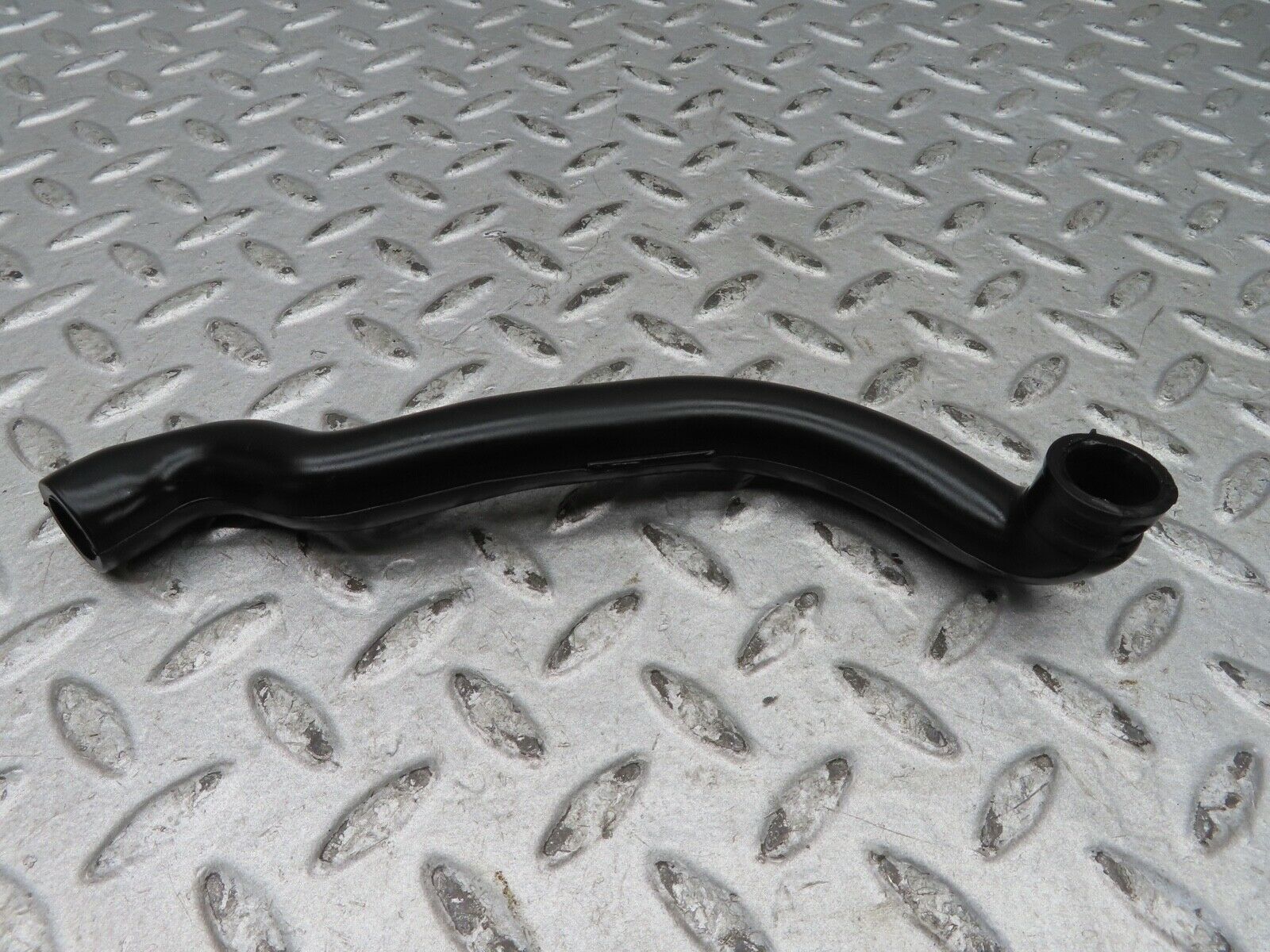 17869 Mercedes-Benz W116 450SEL Air Intake Breather Hose 1160940482