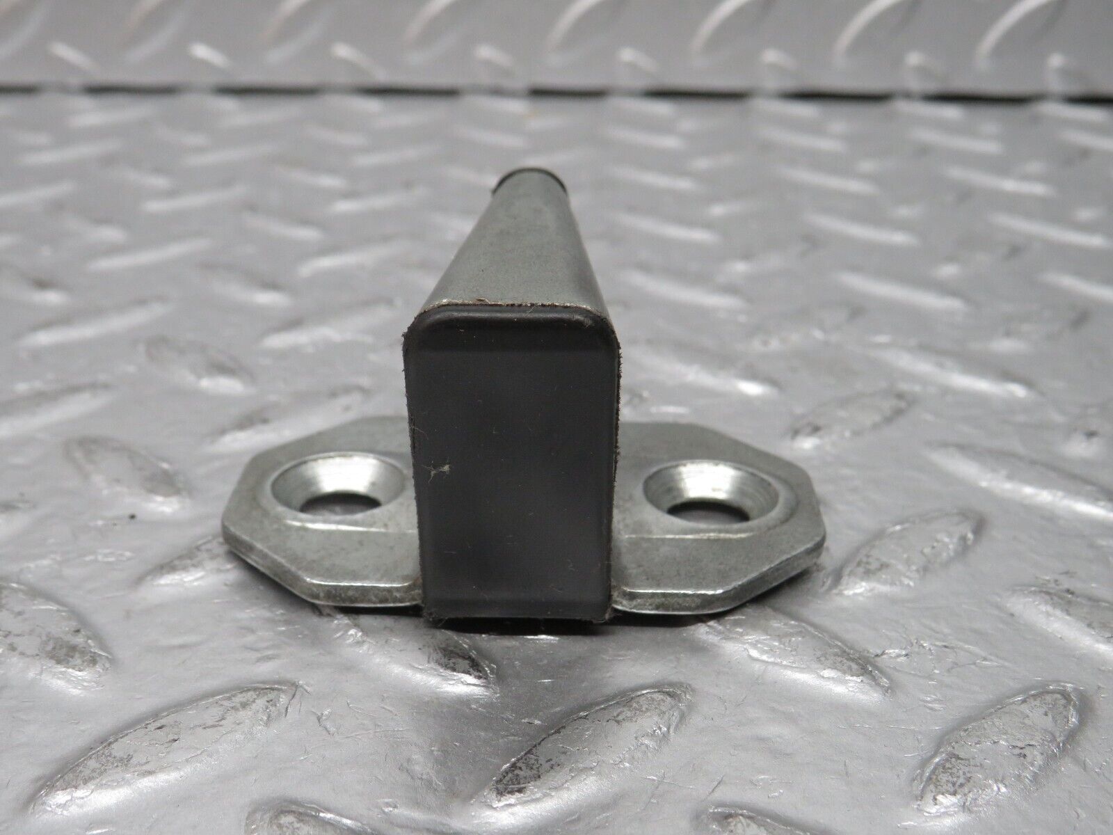 31459 Mercedes-Benz S124 220TE Wagon Door Lock Latch